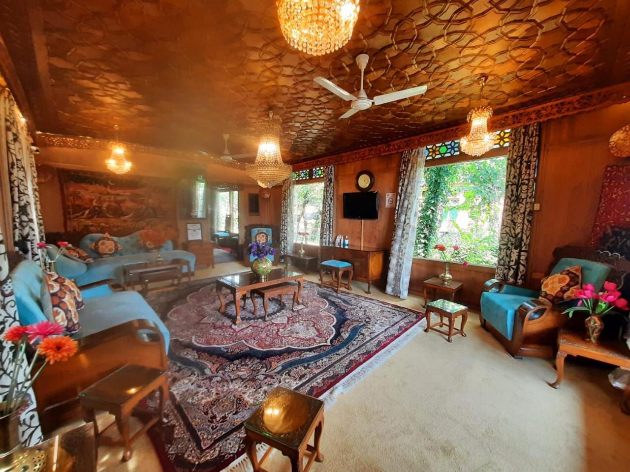 The Badyari Palace Houseboats Srinagar  Exterior photo