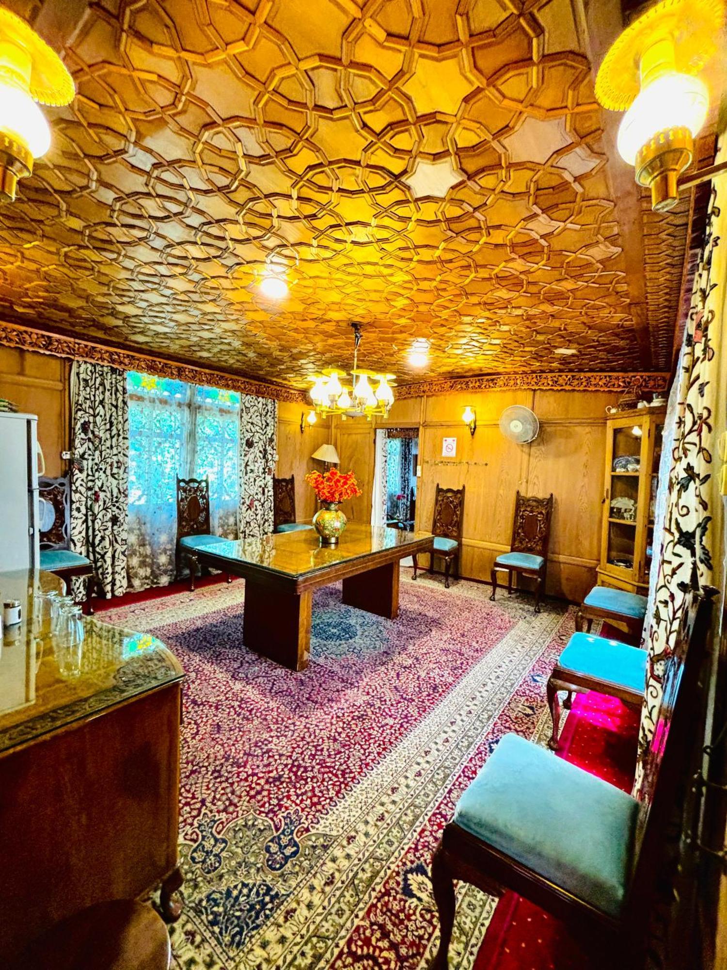 The Badyari Palace Houseboats Srinagar  Exterior photo