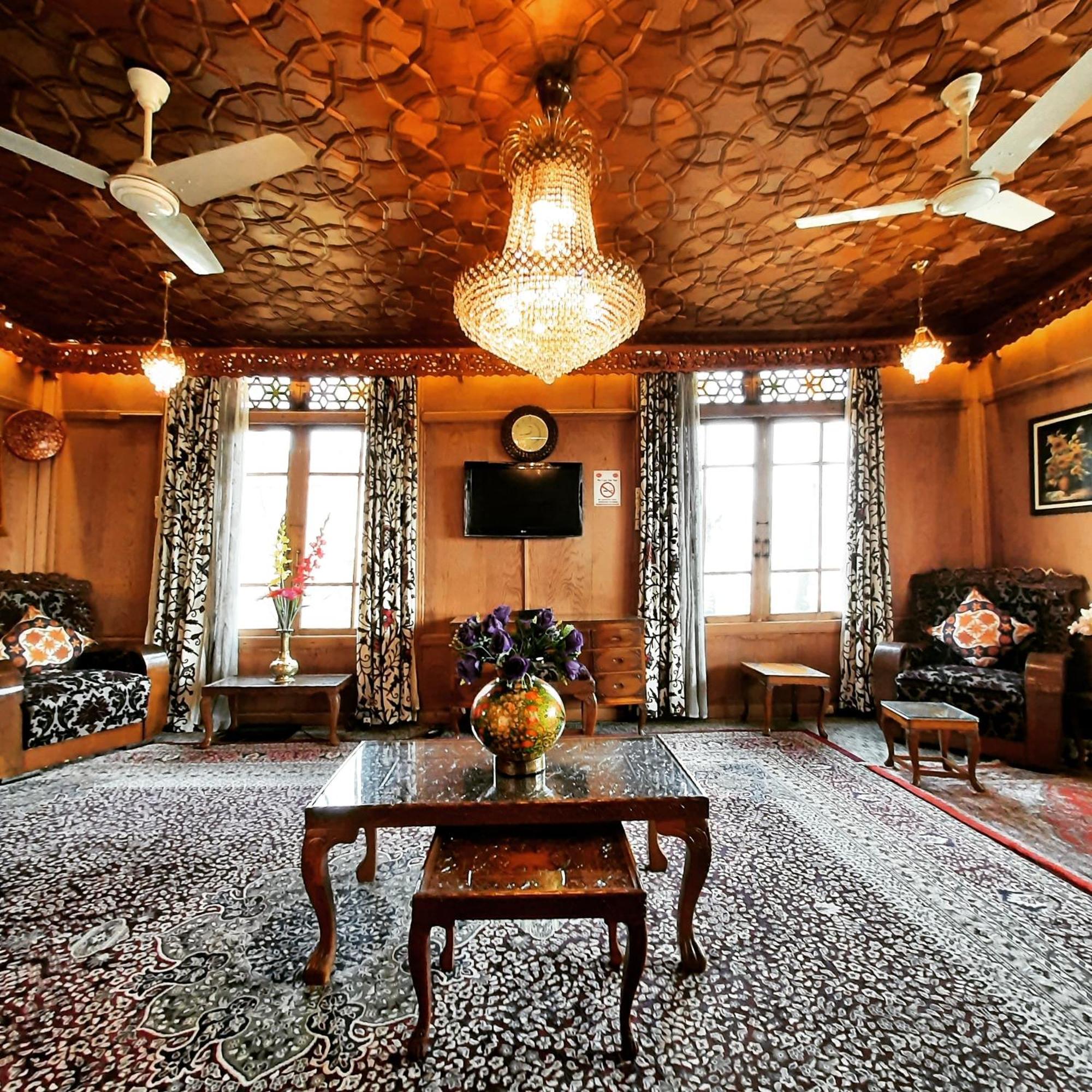 The Badyari Palace Houseboats Srinagar  Exterior photo