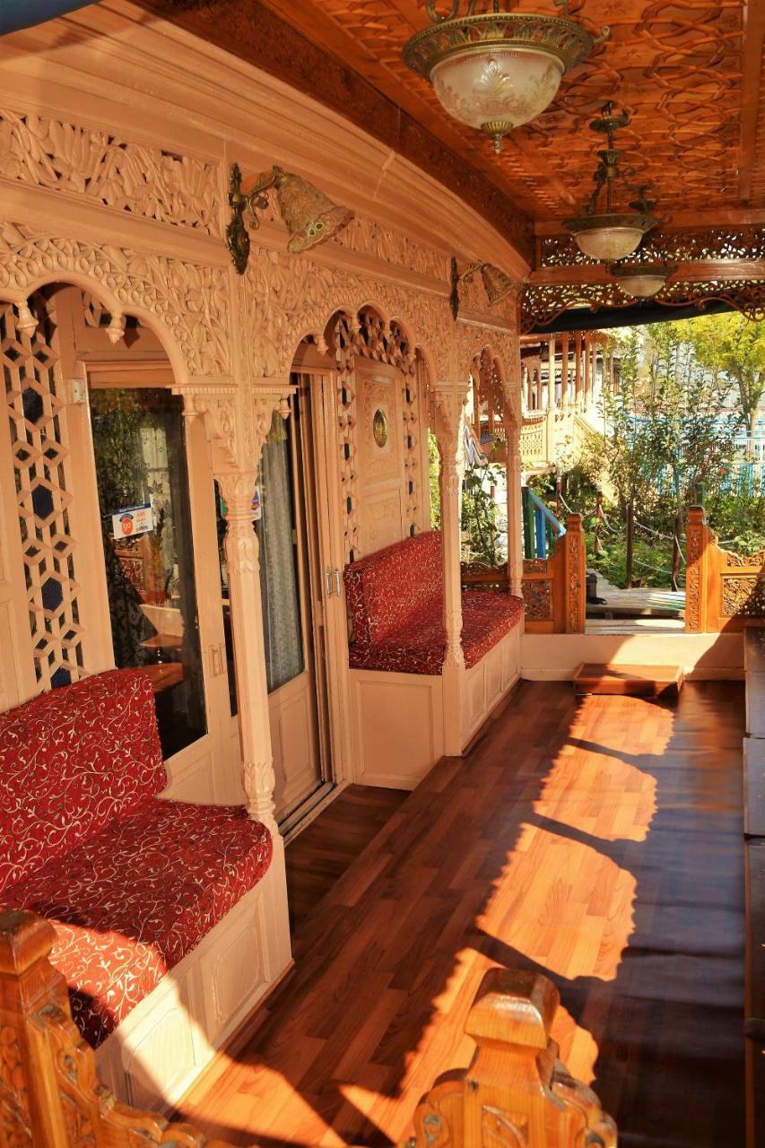 The Badyari Palace Houseboats Srinagar  Exterior photo